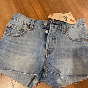 Levi 501 Shorts 24
